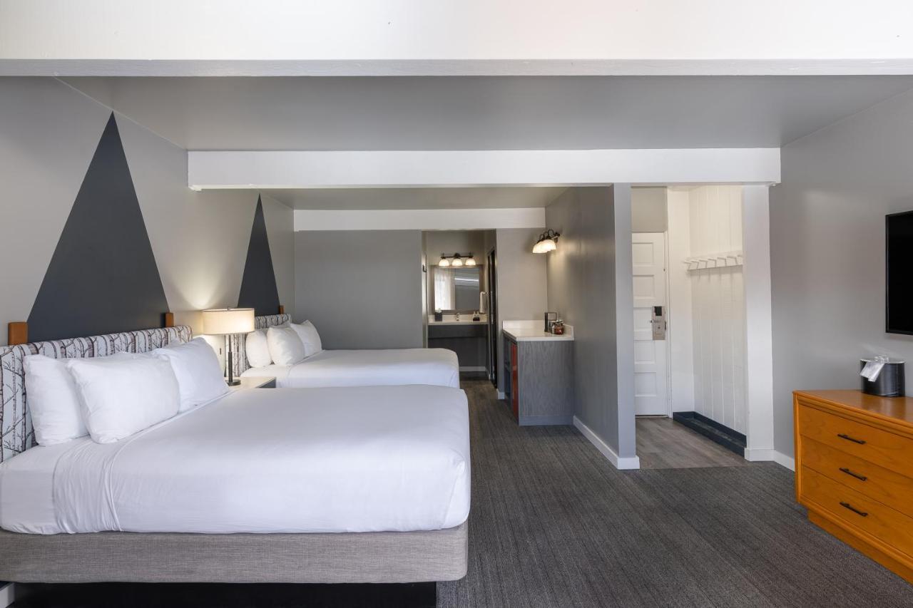 Queen Room Two Queen Beds
