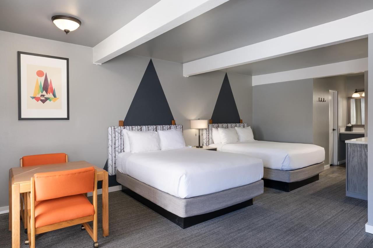 Queen Room Two Queen Beds