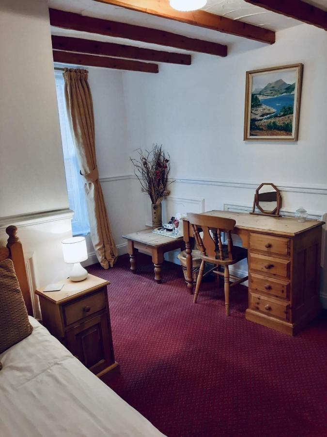 Single Room with Private Bathroom