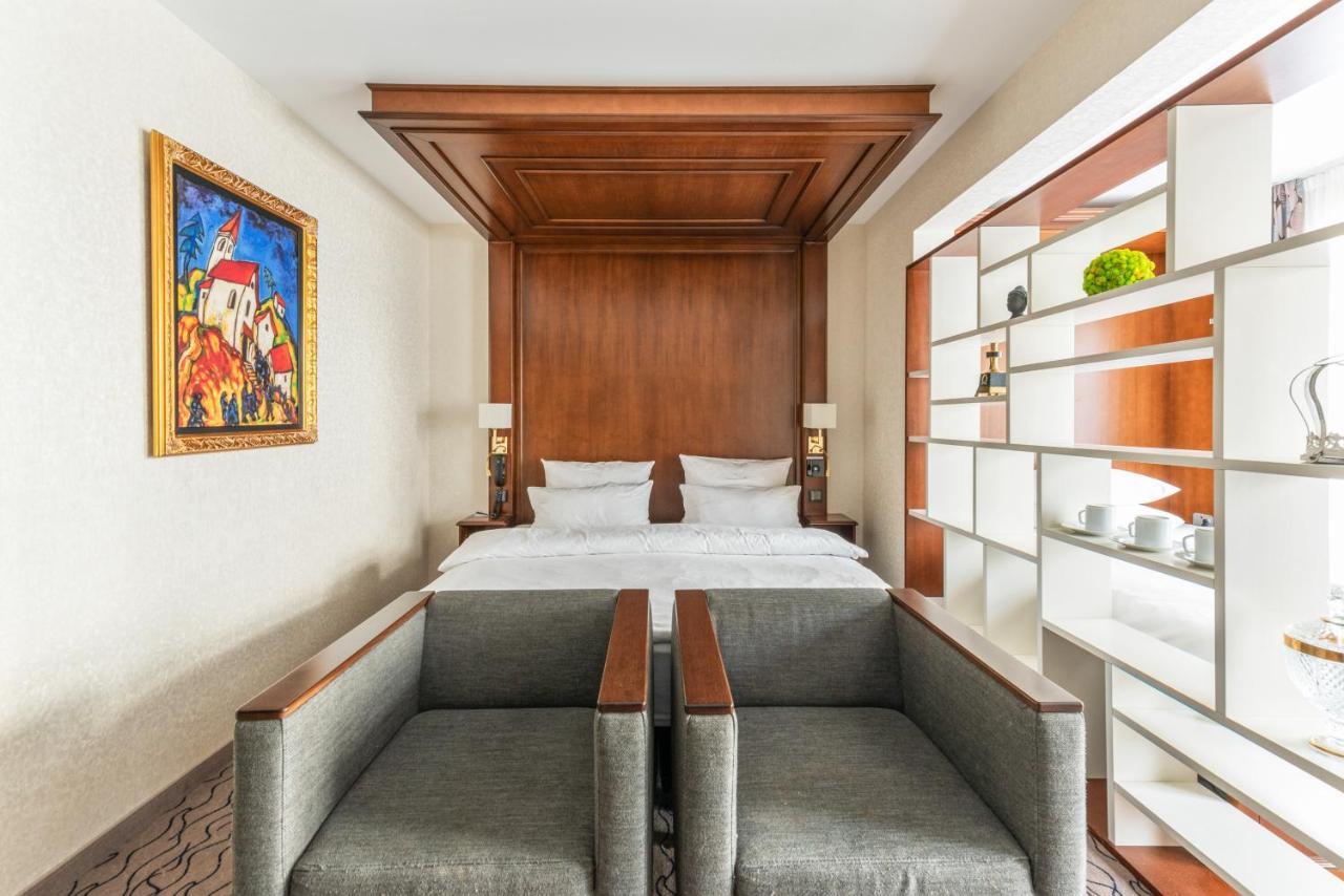 Superior Family Room