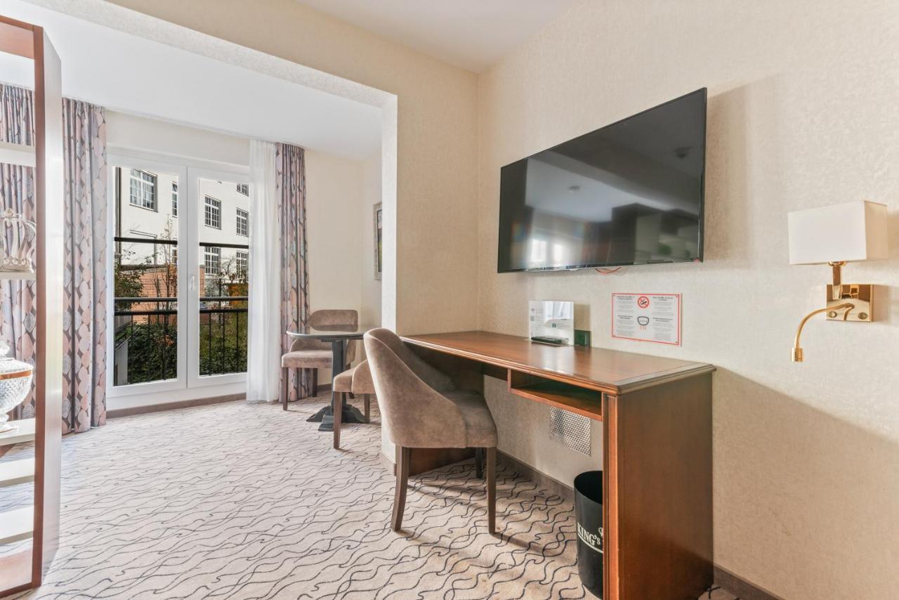 Superior Family Room
