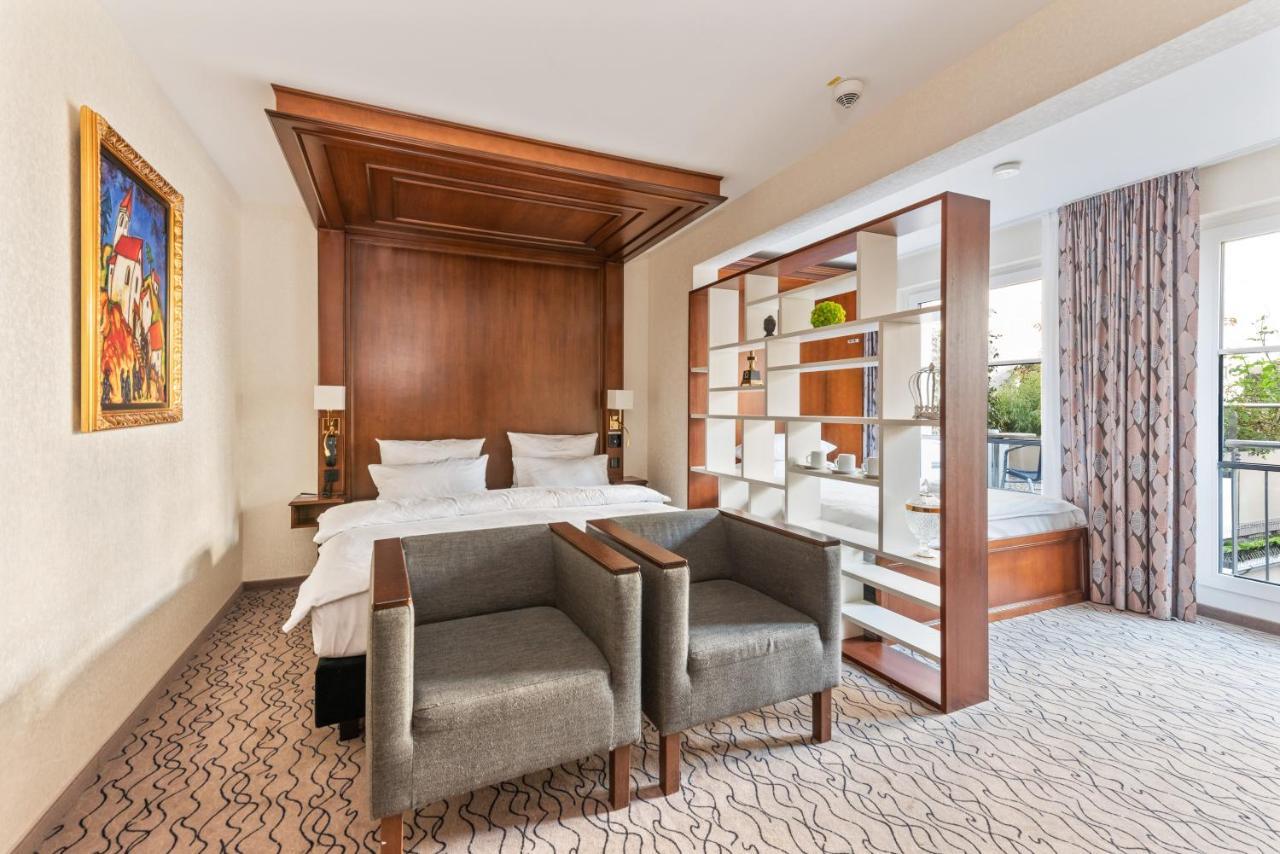 Superior Family Room