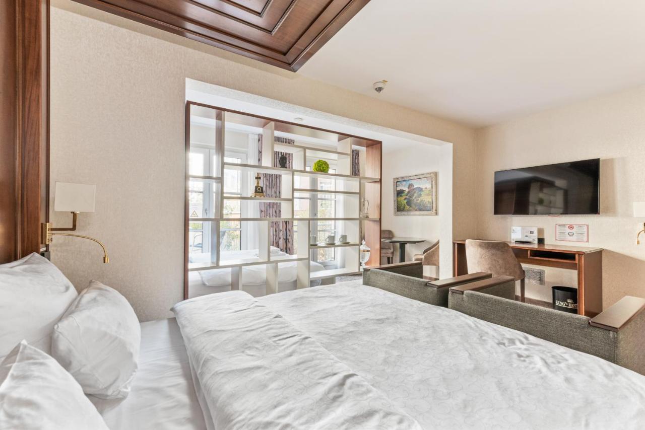Superior Family Room