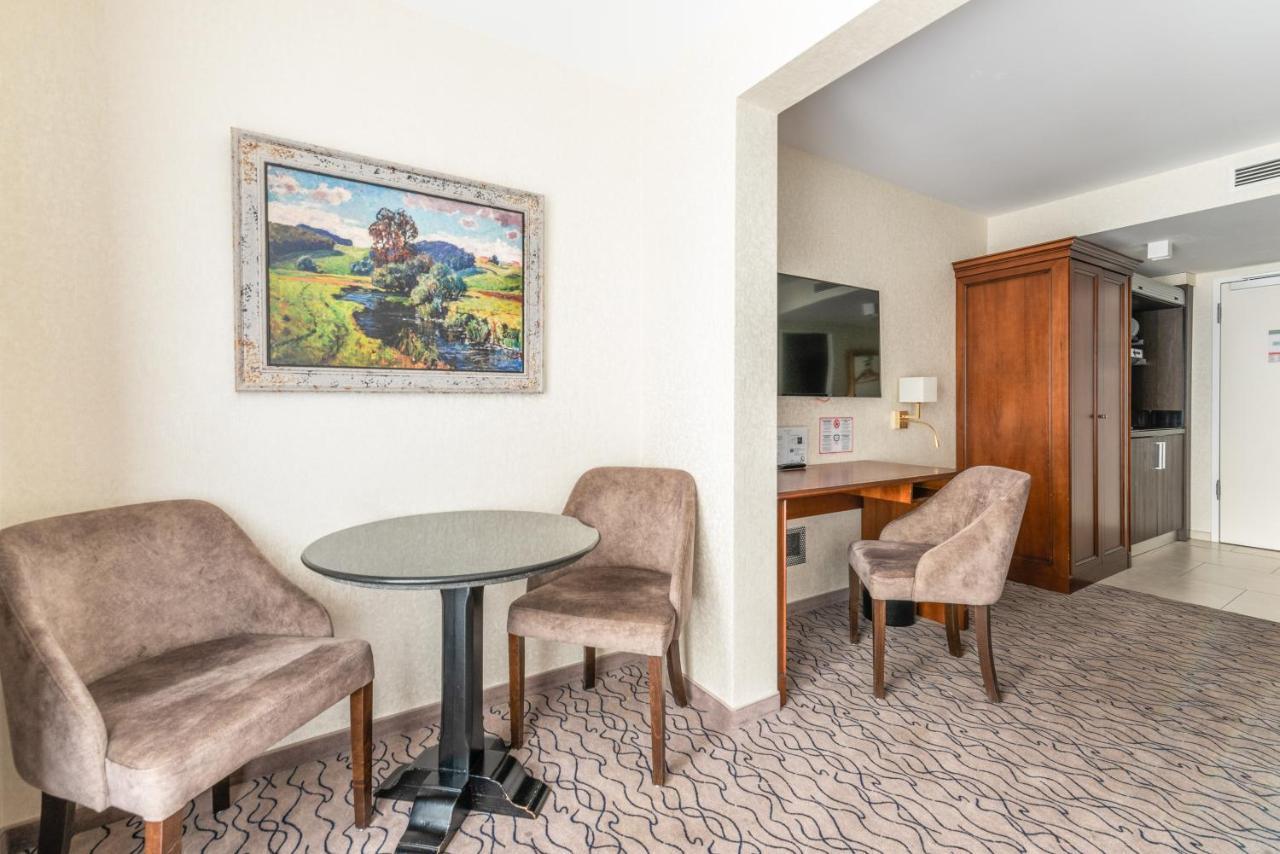 Superior Family Room