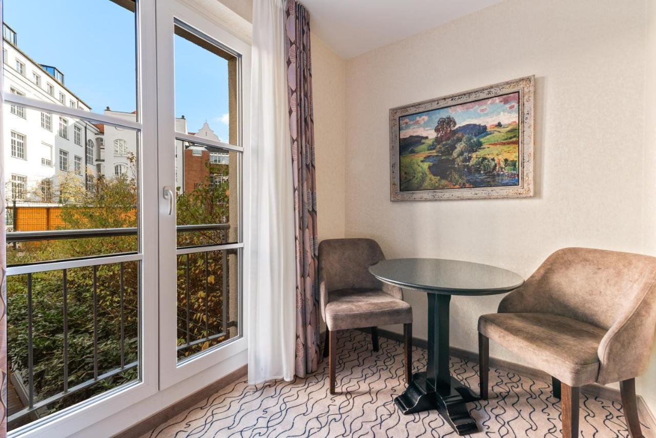 Superior Family Room