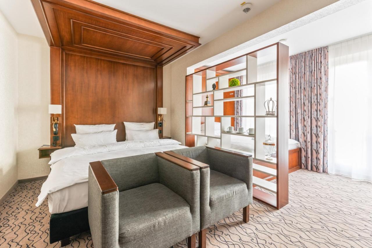 Superior Family Room