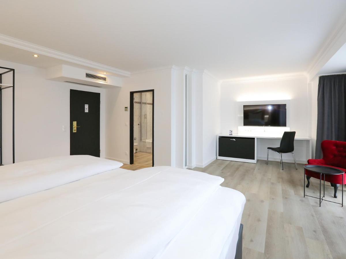 Deluxe Double Room,1341395525:JPEG