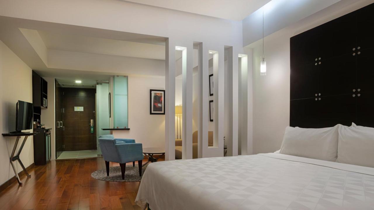King Suite - Lounge Access