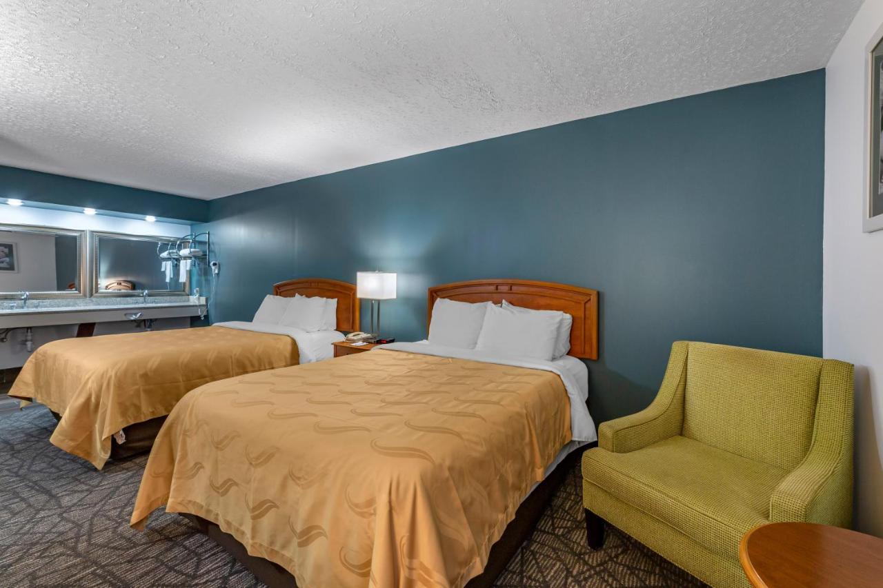 Queen Room with Two Queen Beds - Non-Smoking