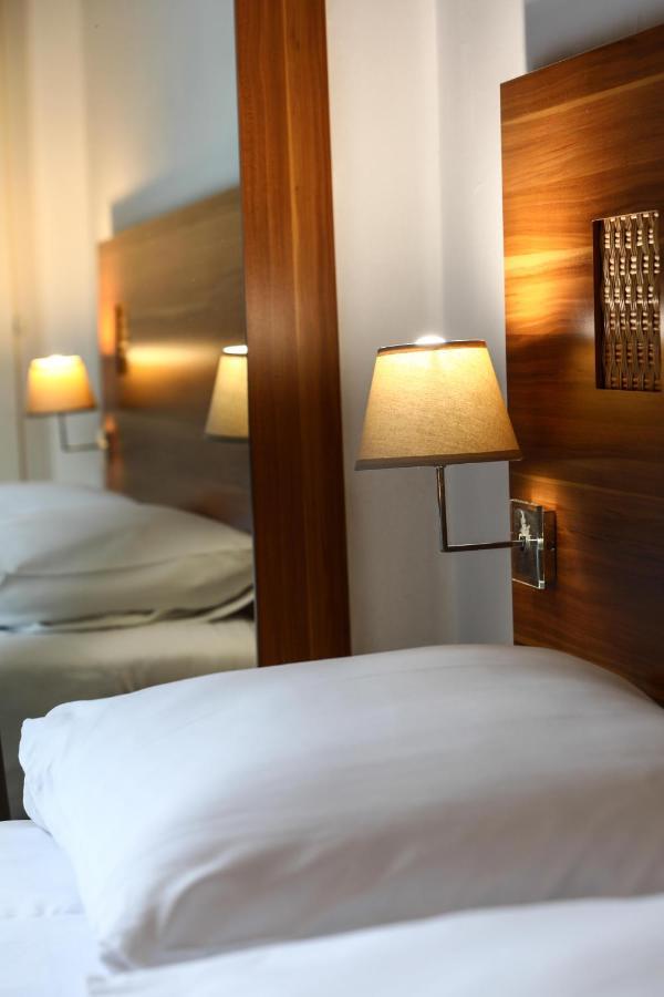 Triple Room,1345399736:JPEG