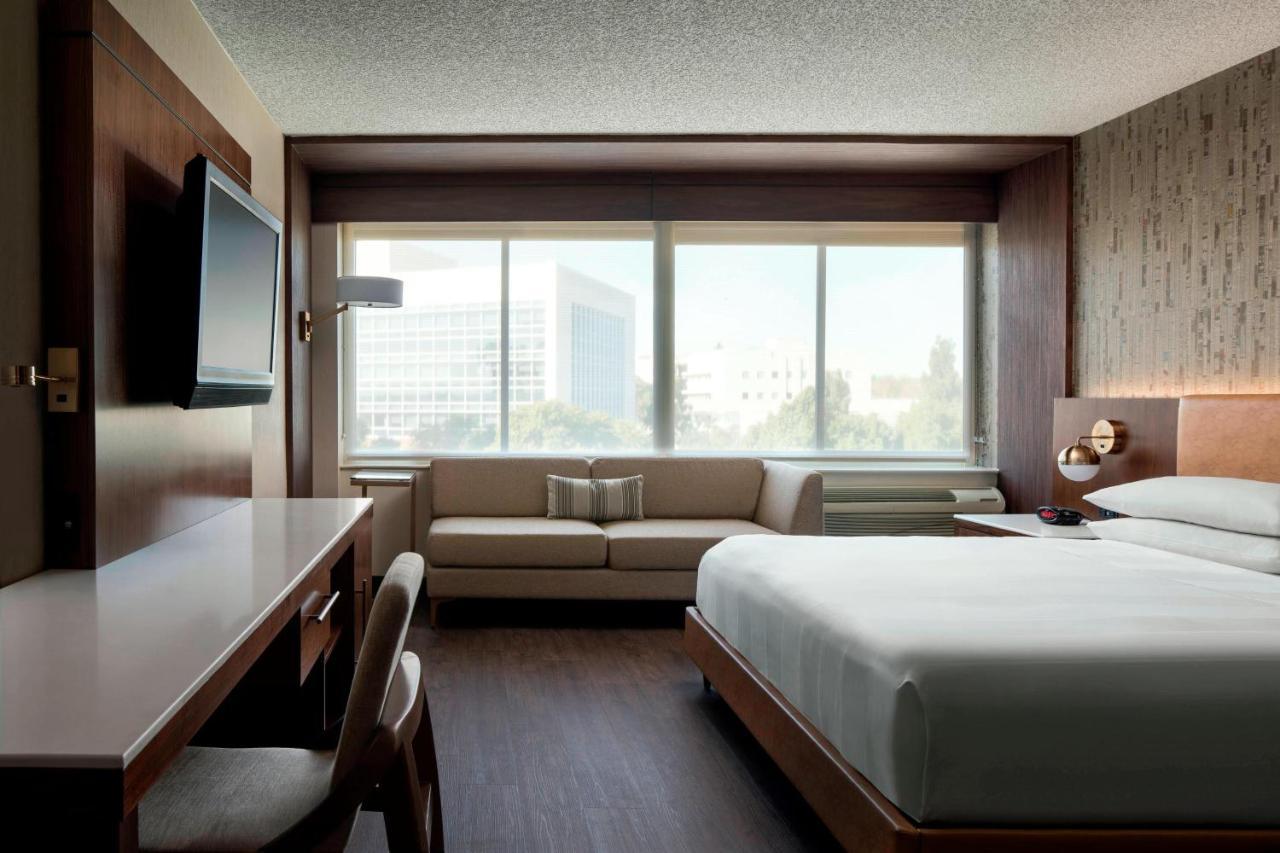 Standard King Room,1350825775:JPEG