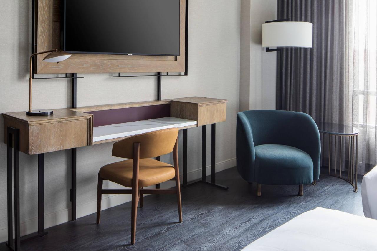 Standard Guest room with 1 King, City view