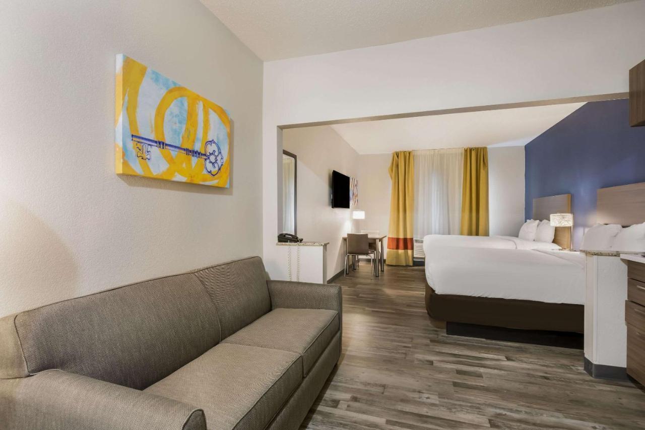 Efficiency Queen Suite with Two Queen Beds - Non Smoking
