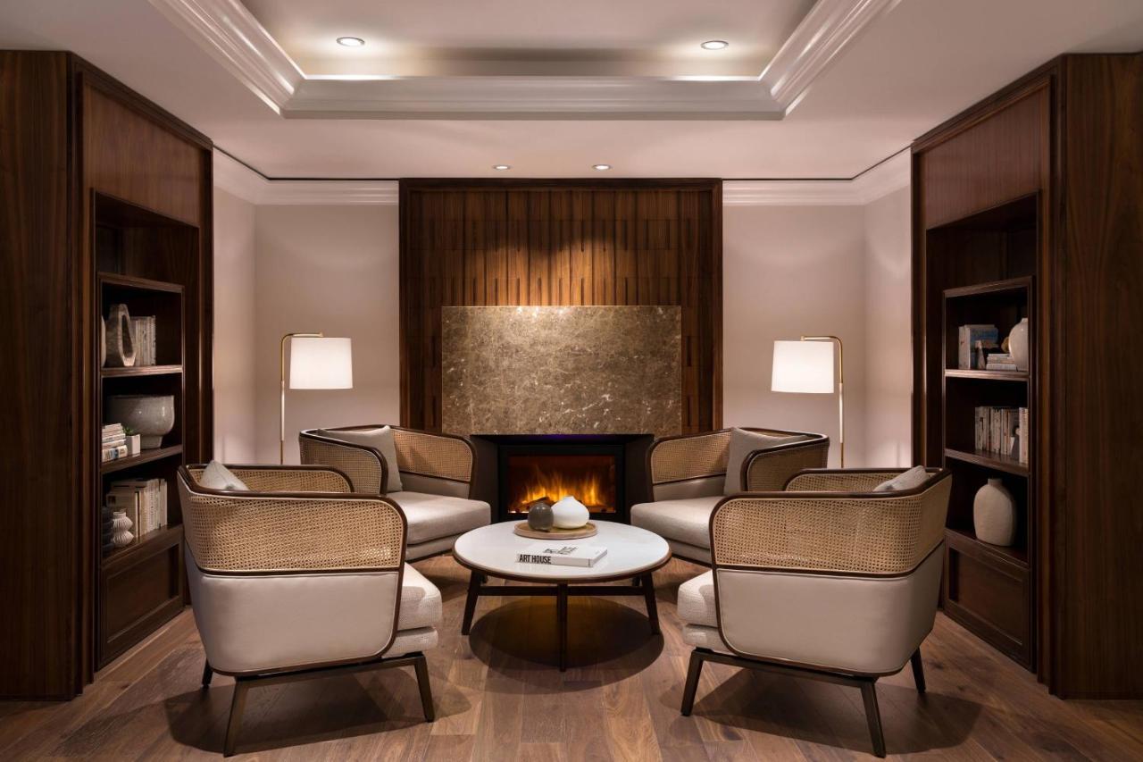 Club Lounge Access 2 Queen Beds Lakefront View Pool View Guest Room,1350786274:JPEG