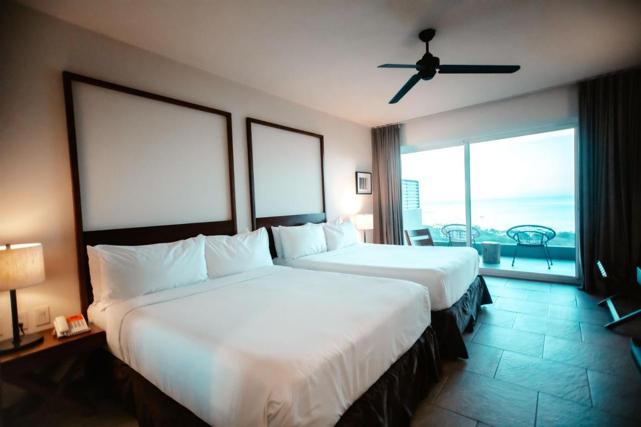 Concept Queen Room with Ocean View - Non-Smoking