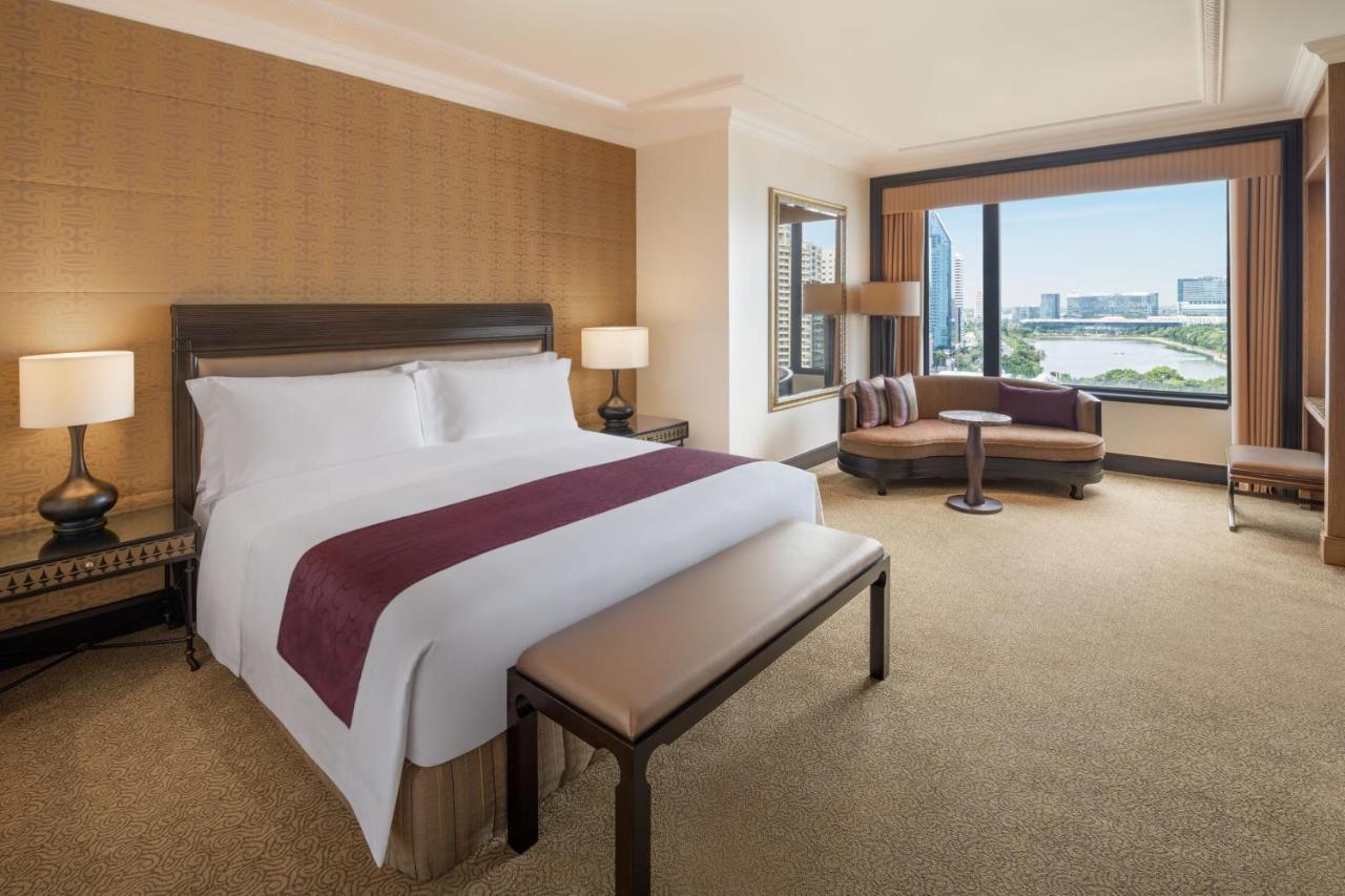 Luxury Suite King Bed