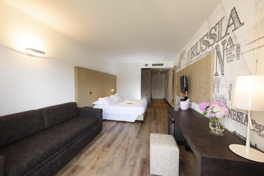 Camera Luxury Matrimoniale/Doppia con Letti Singoli con Vista Lago