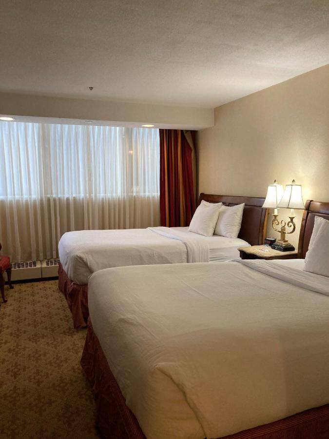 Deluxe Queen Room Two Queen Beds,1356117245:JPEG