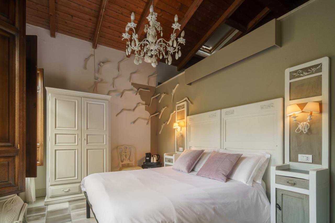 Standard Double Room,1353818855:JPEG