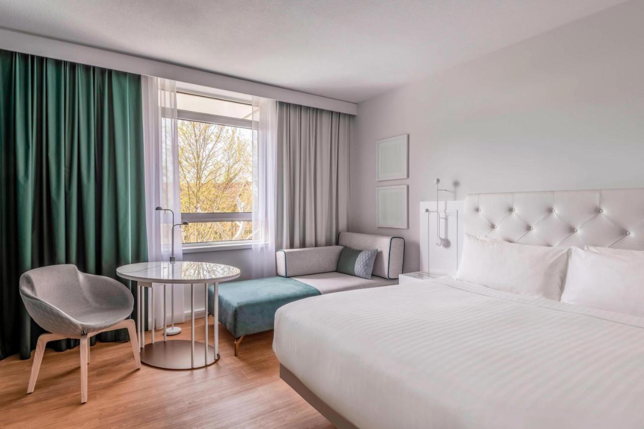 Deluxe Room King
