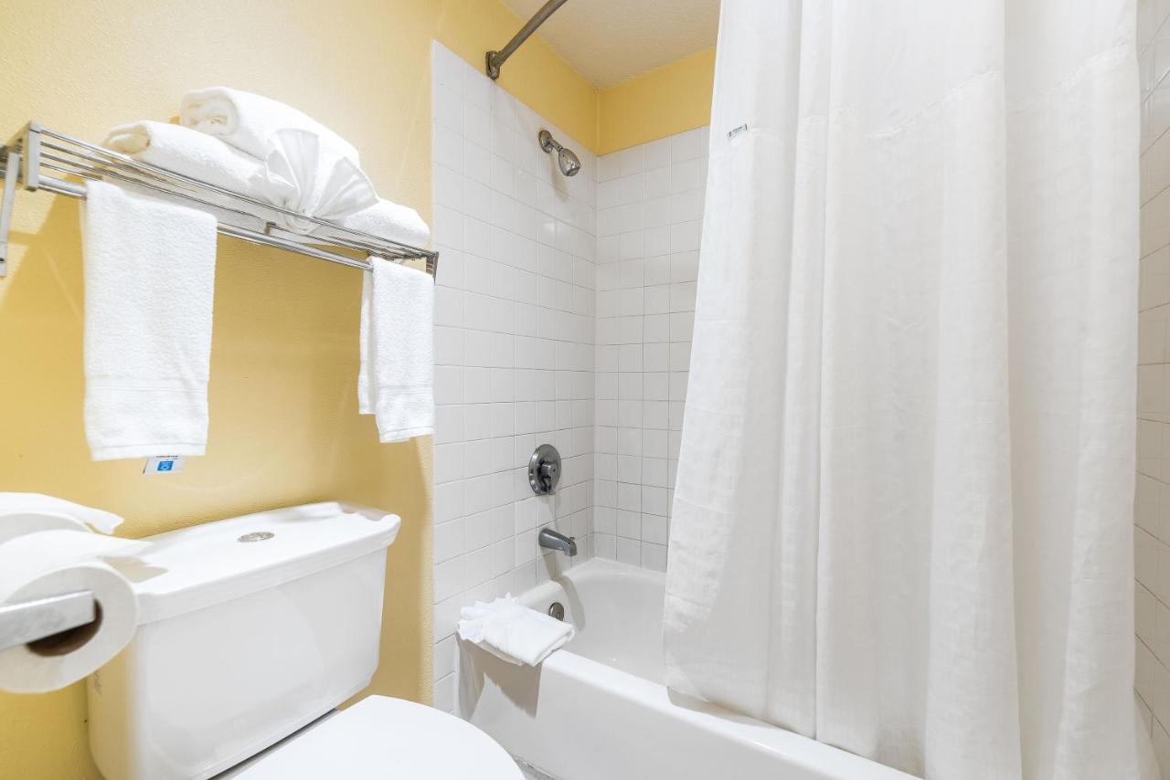 Deluxe Double Room Two Double Beds Non-Smoking,1451460019:JPEG