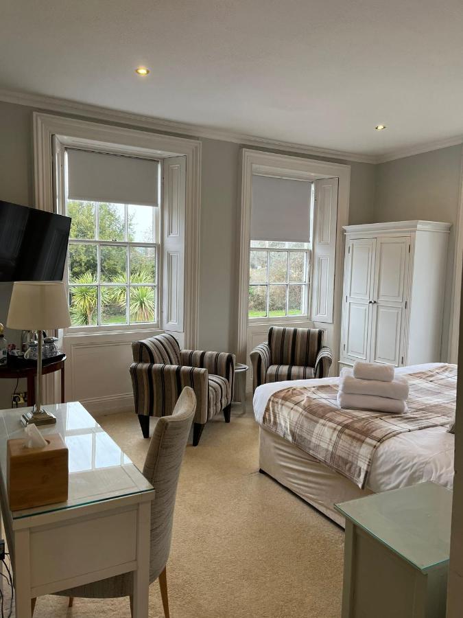 Deluxe Bedroom