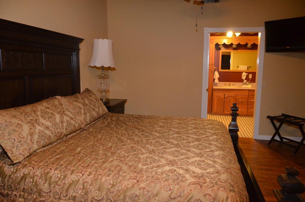 Deluxe Double Room with Bath