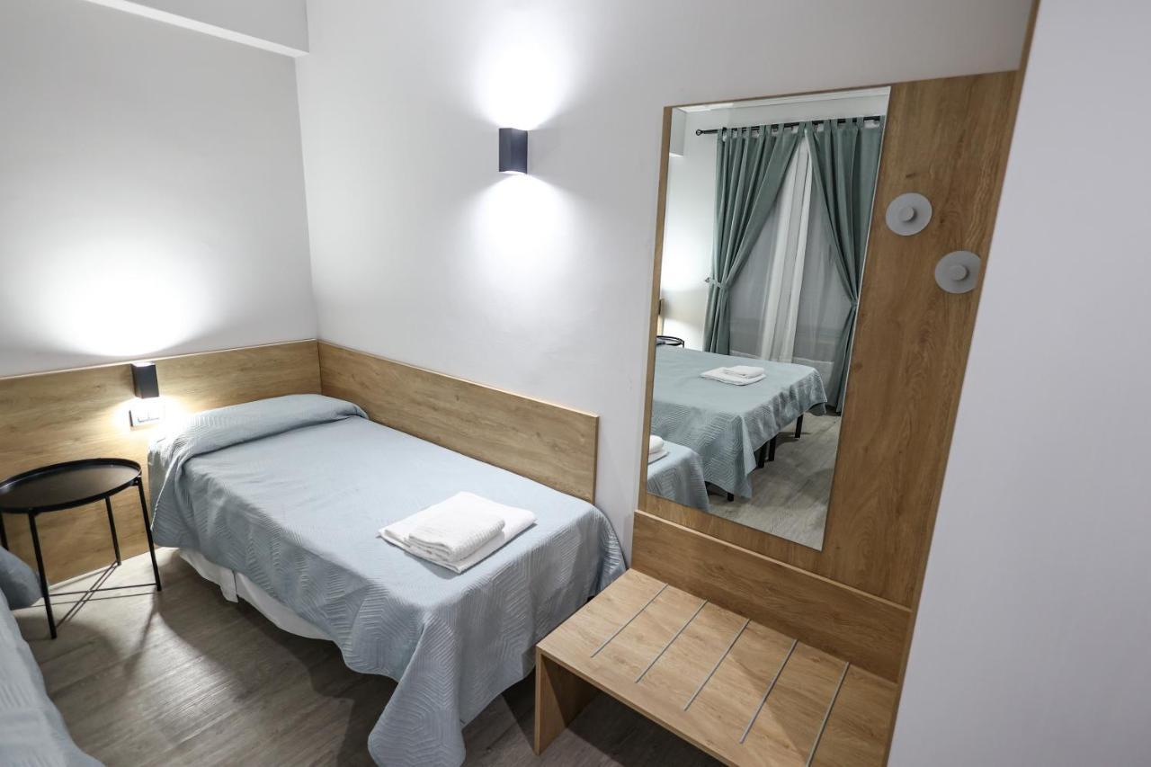 Twin Room Private Bathroom