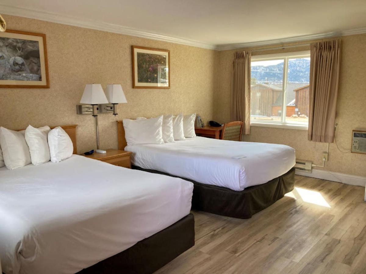 Double Room Two Double Beds Non-Smoking