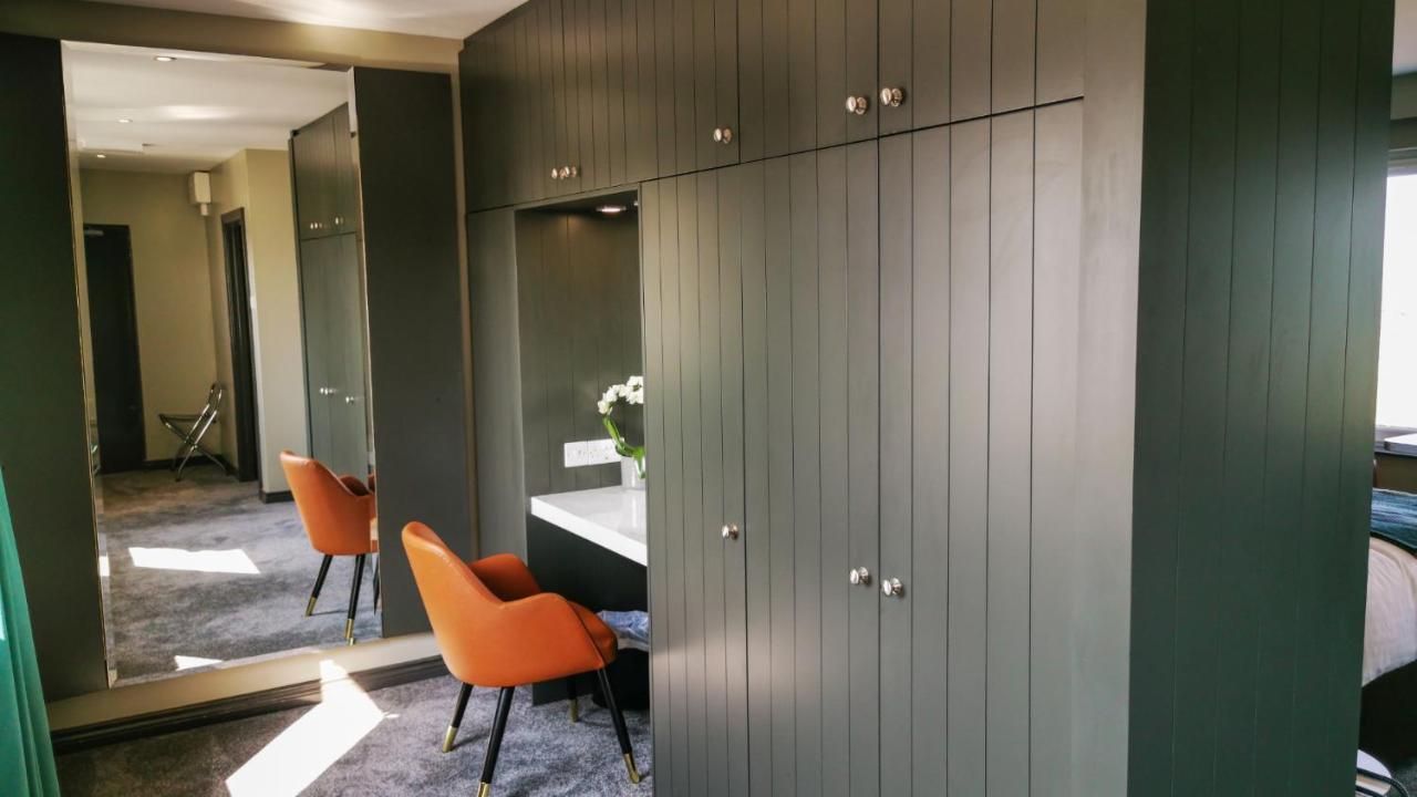 Lir Suite