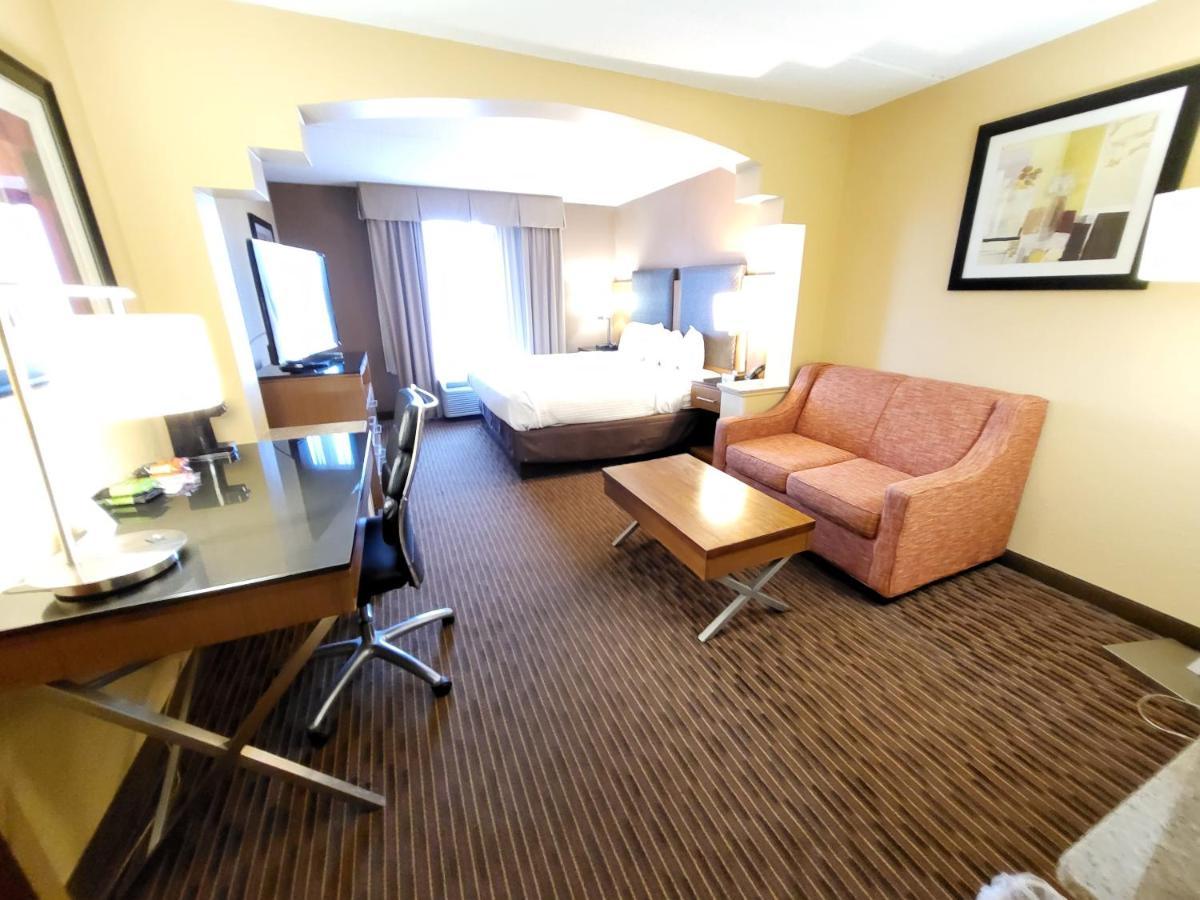 King Suite Non-Smoking