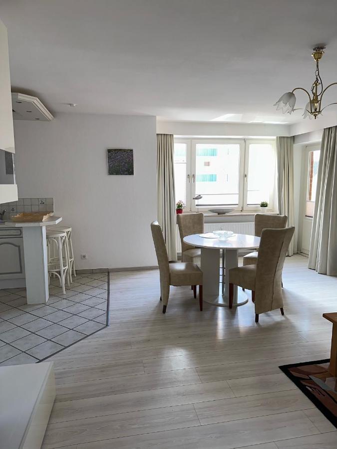 One-Bedroom Apartment,1363269260:JPEG