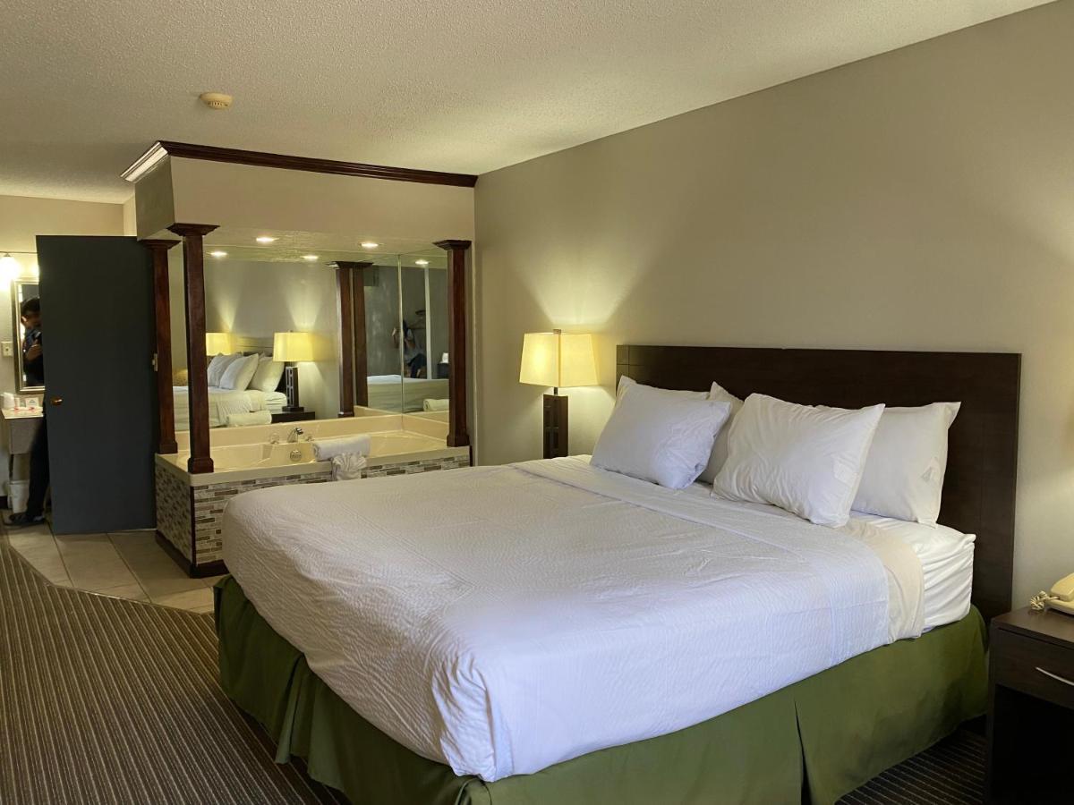 Deluxe King Room Non-Smoking