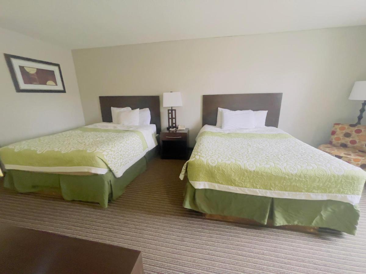 Queen Room Two Queen Beds Non-Smoking