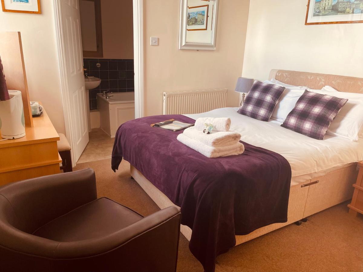 Double Room Private Bathroom
