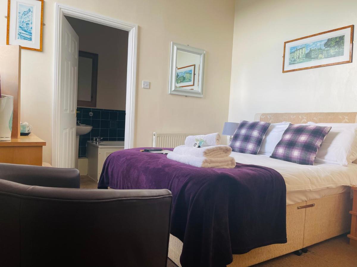 Double Room Private Bathroom