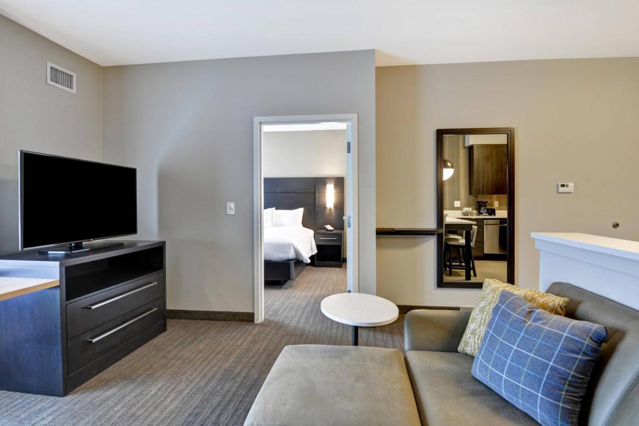 1 Bedroom Suite, 1 King