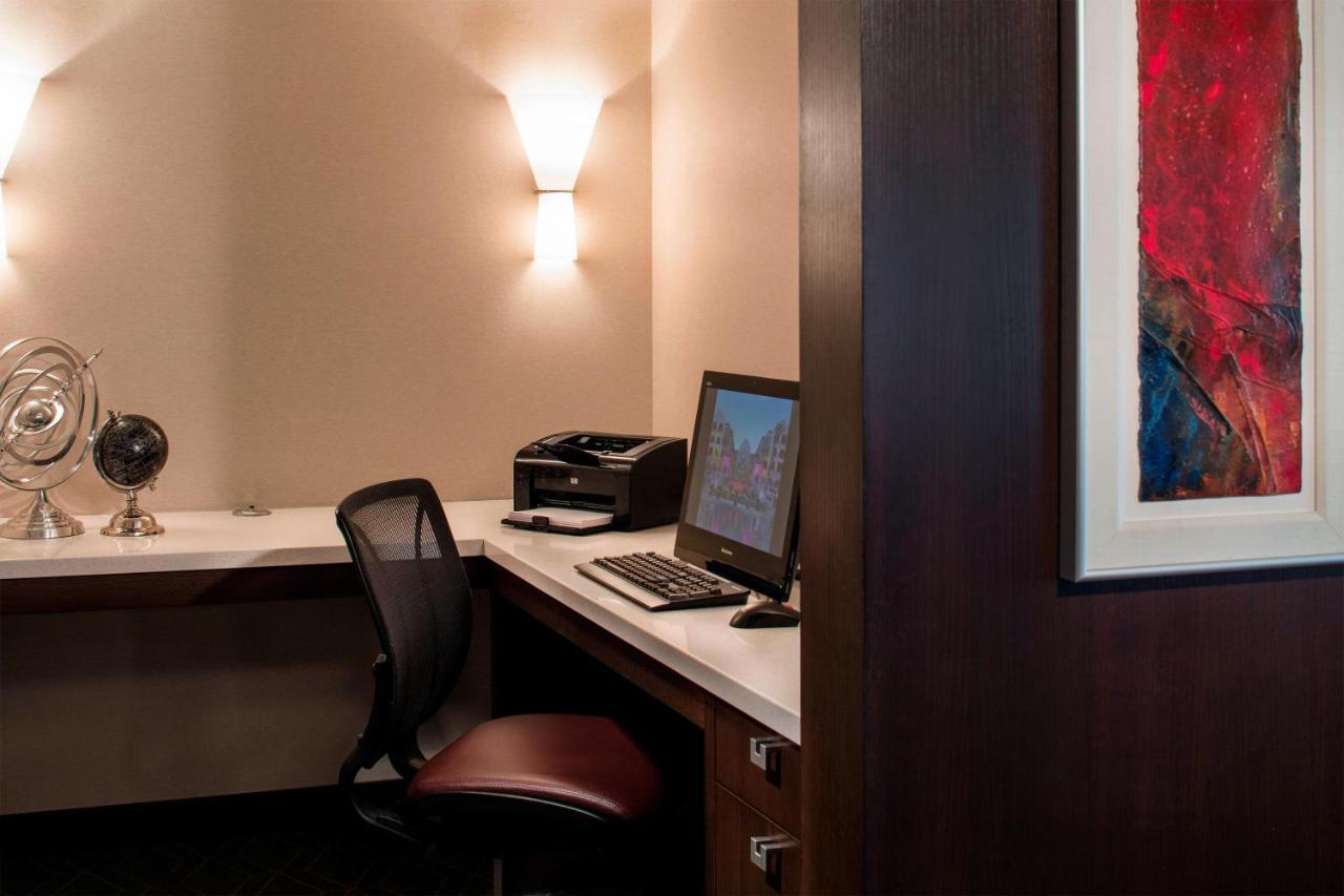 Deluxe King Room - Club Access