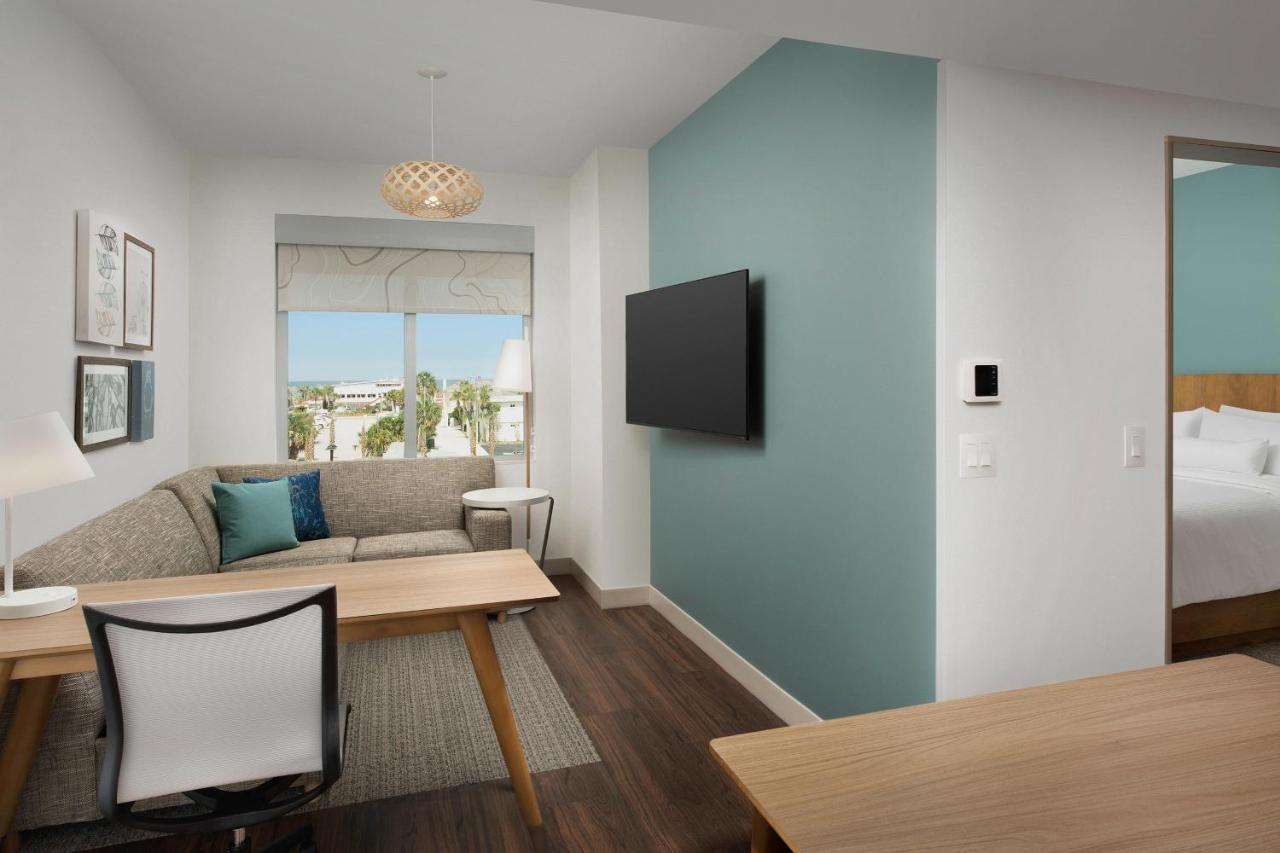 One Bedroom King Suite Sofa Bed City View