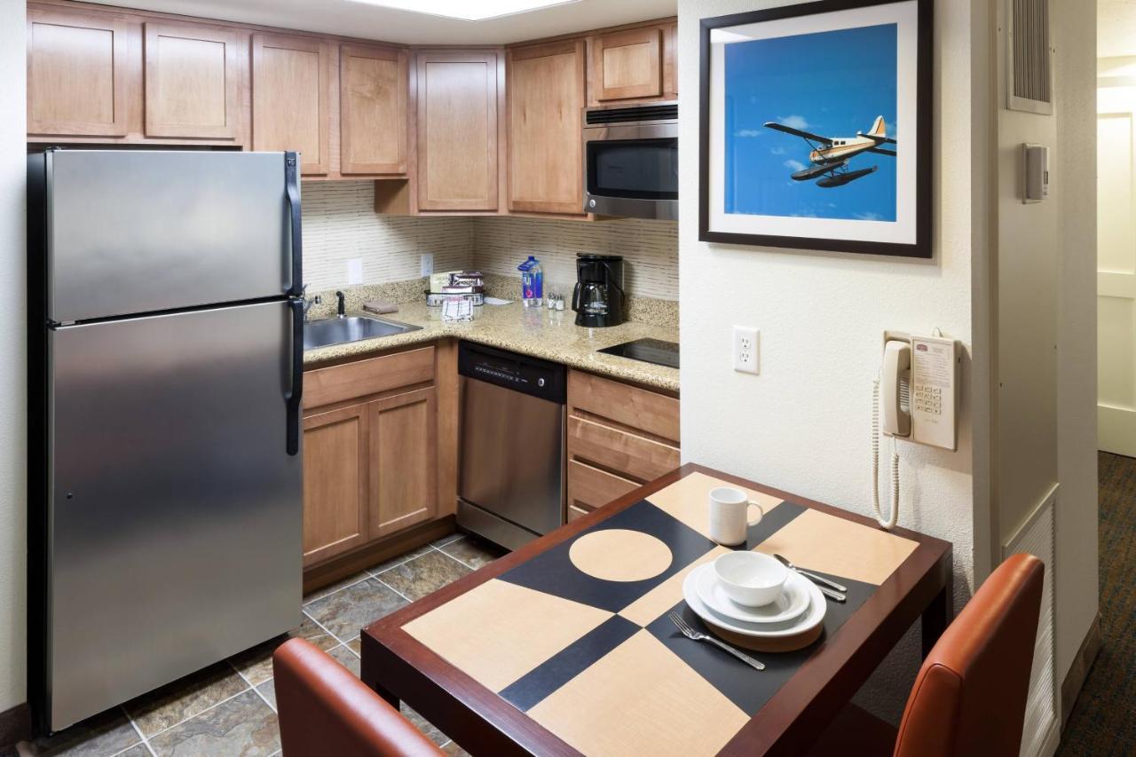 One-Bedroom King Suite with Sofa Bed, Balcony