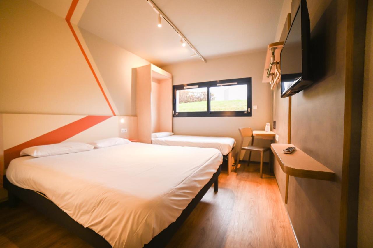 Chambre Classique avec 1 Lit Double et 1 Lit Simple