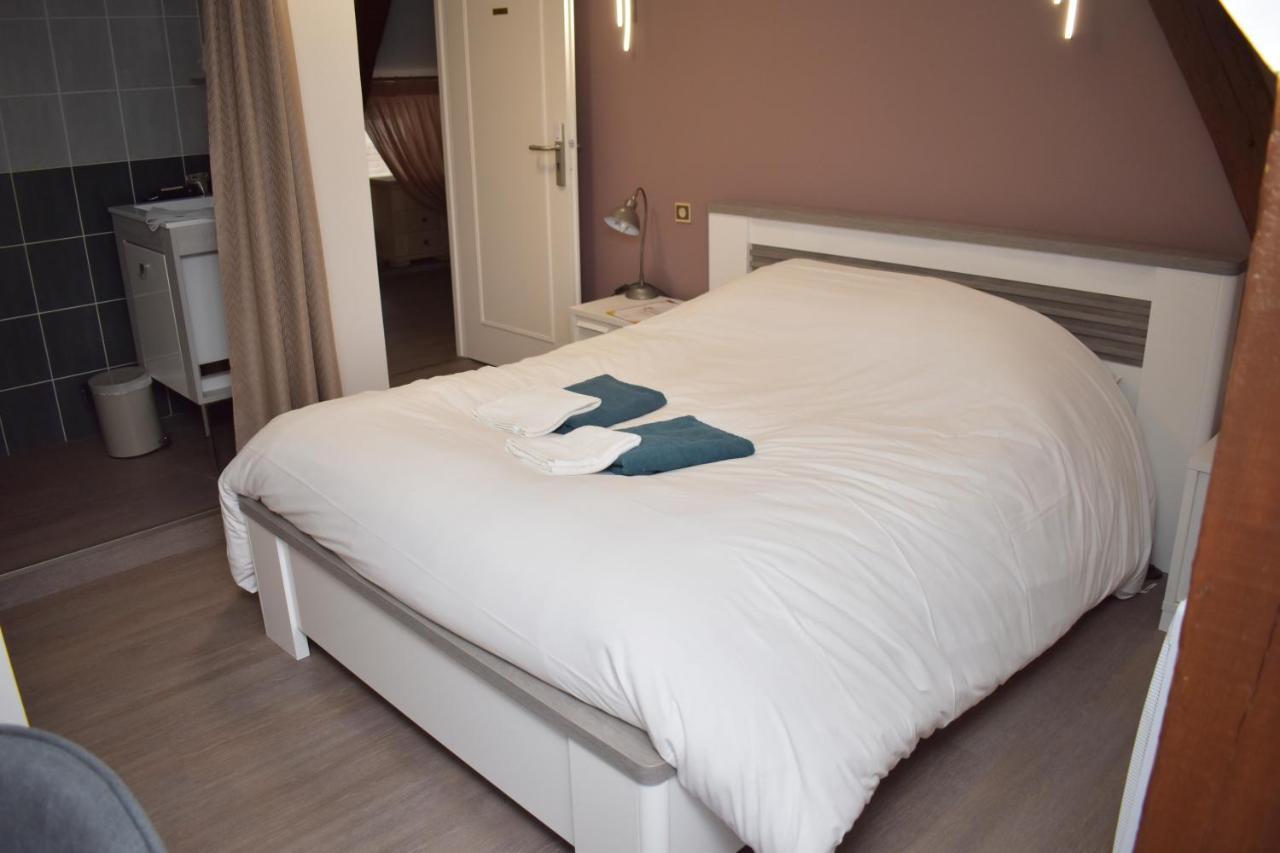 Double Room,1370716136:JPEG