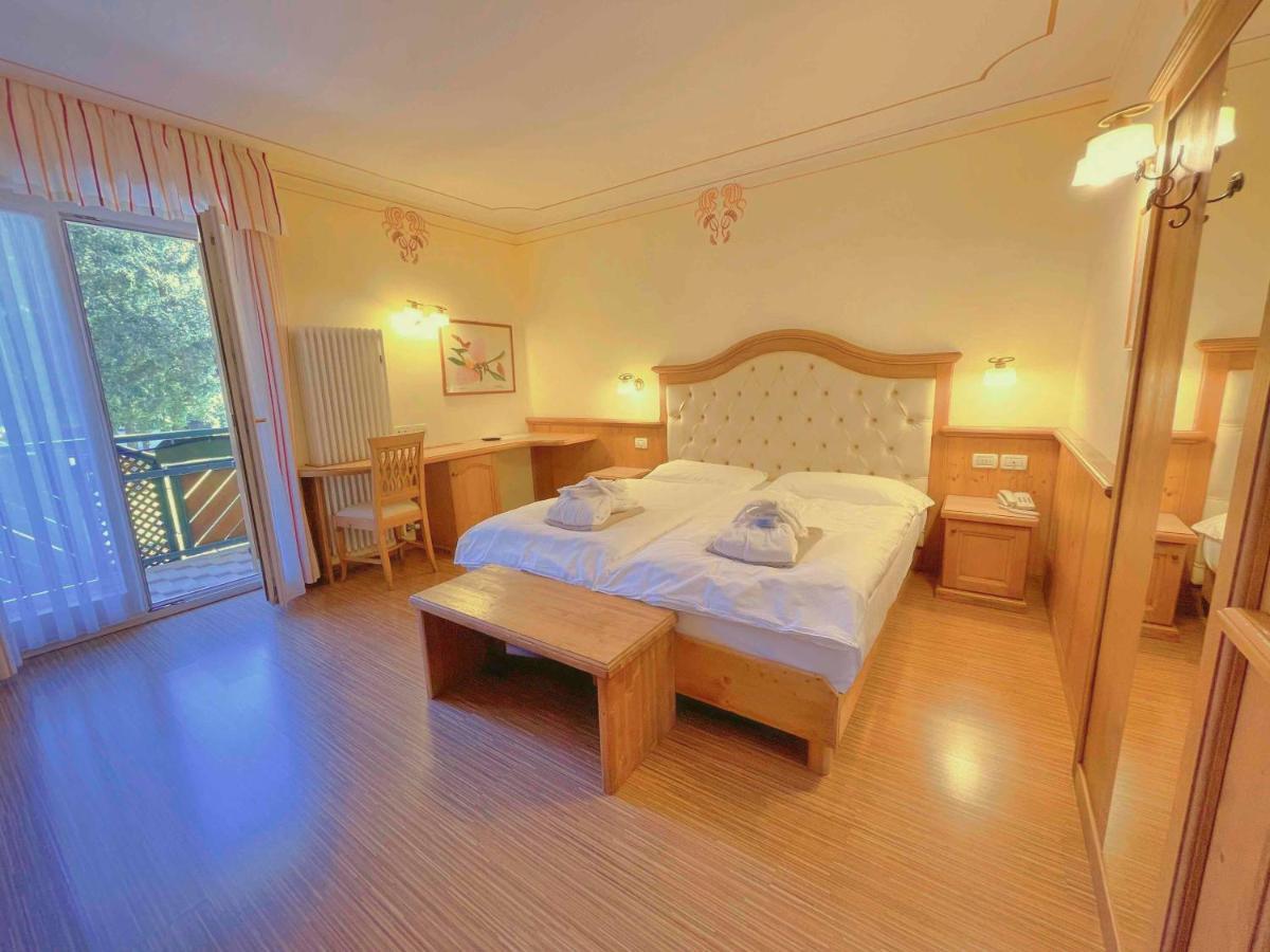 Standard Double or Twin Room Balcony