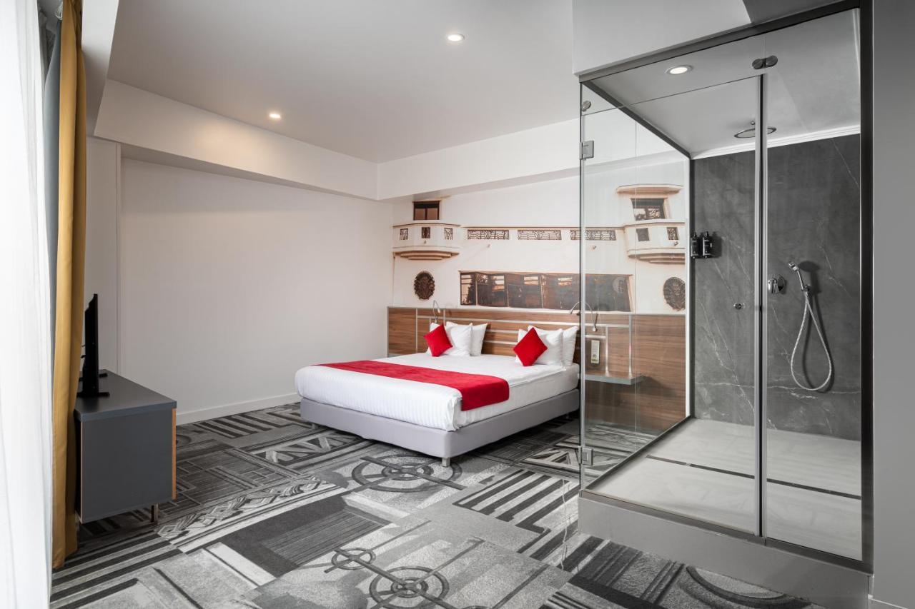Privilege Suite Double Bed