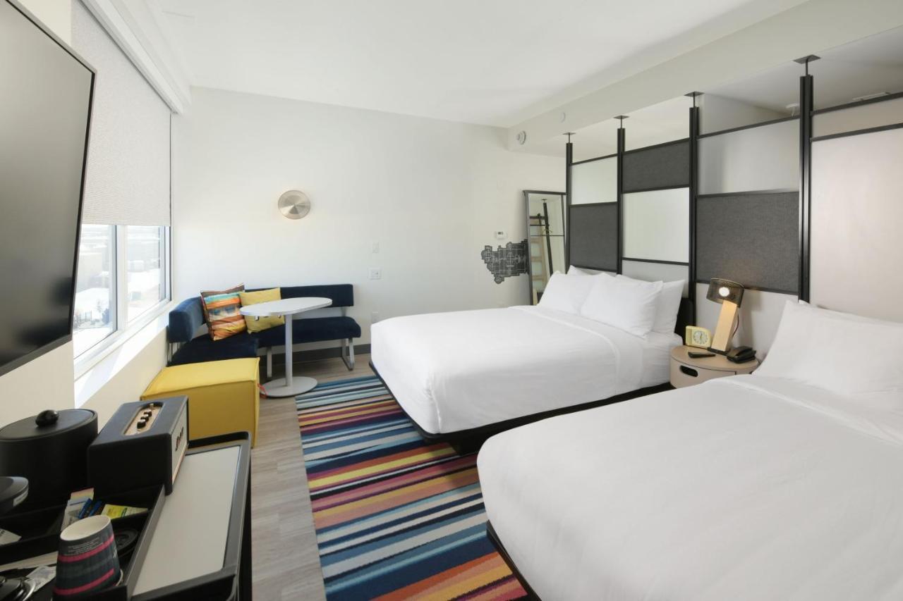 Aloft, Guest Room with 2 Queen