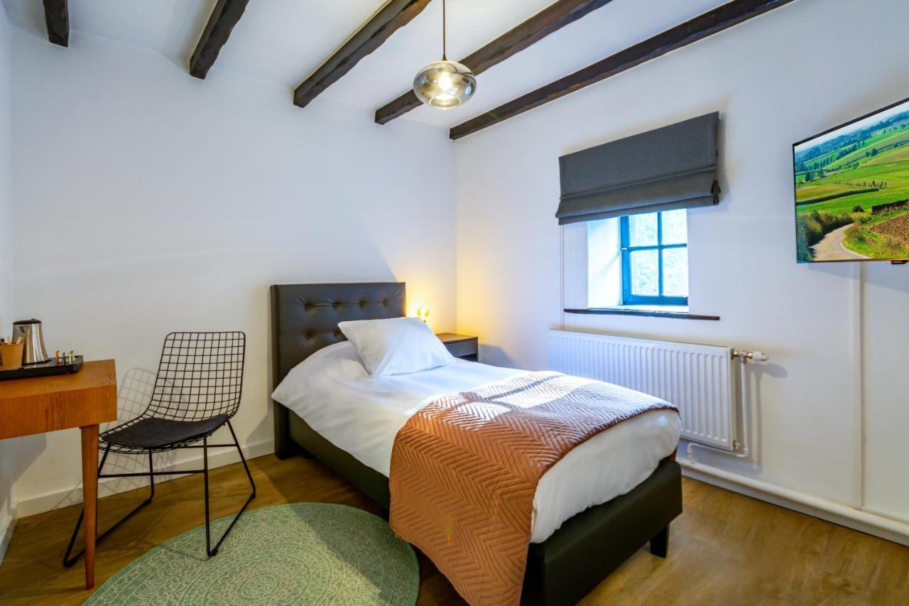 Single Room,1742599737:JPEG