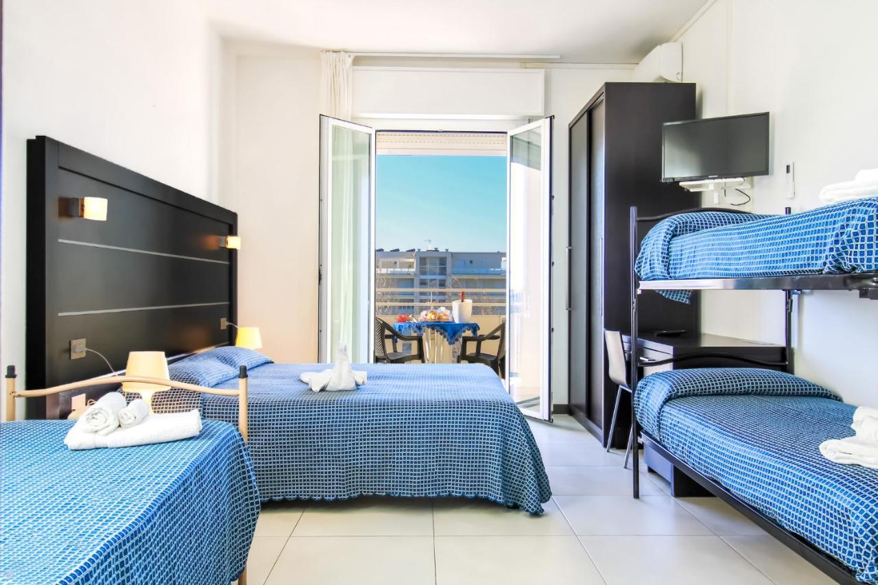 Camera Familiare con Balcone