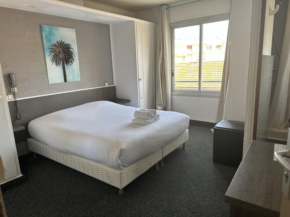 Standard Doppelzimmer mit Straßenblick ohne Balkon im zweiten Stock