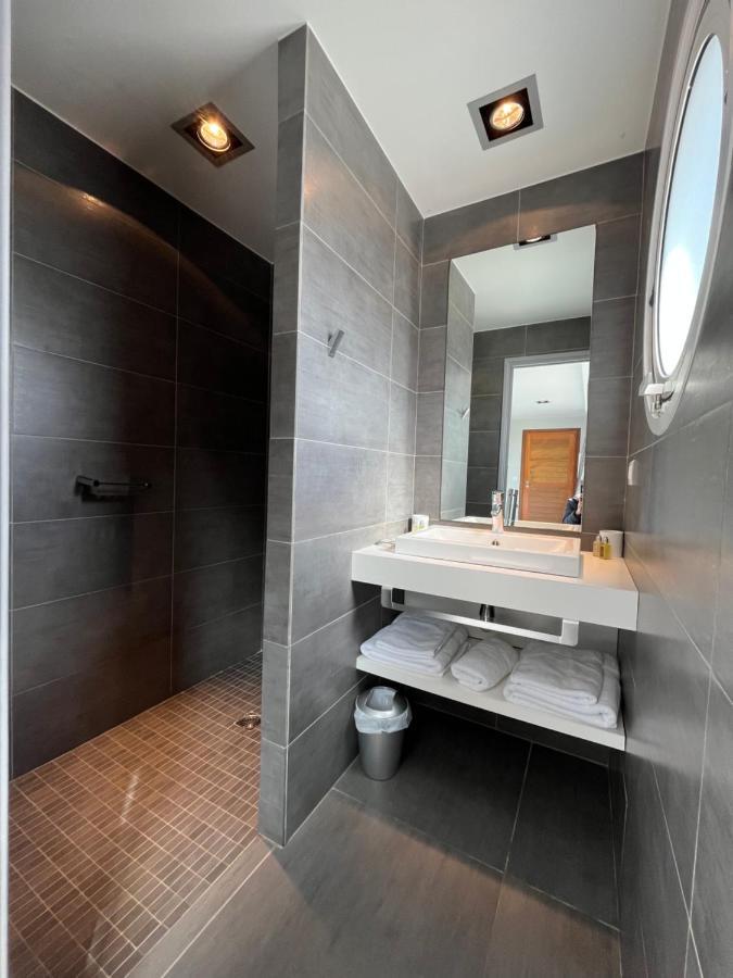 Parlementia Room with Pool view