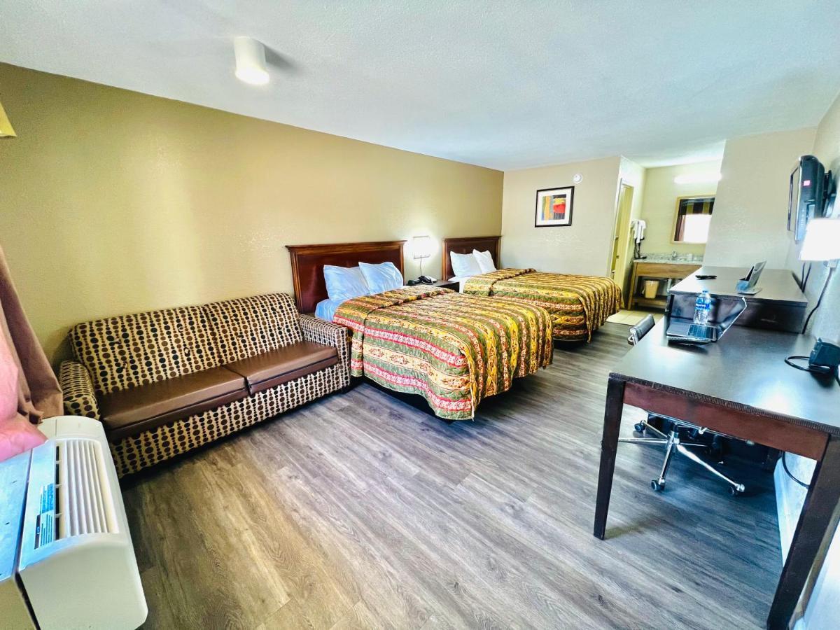 Double Room Two Double Beds Non-Smoking